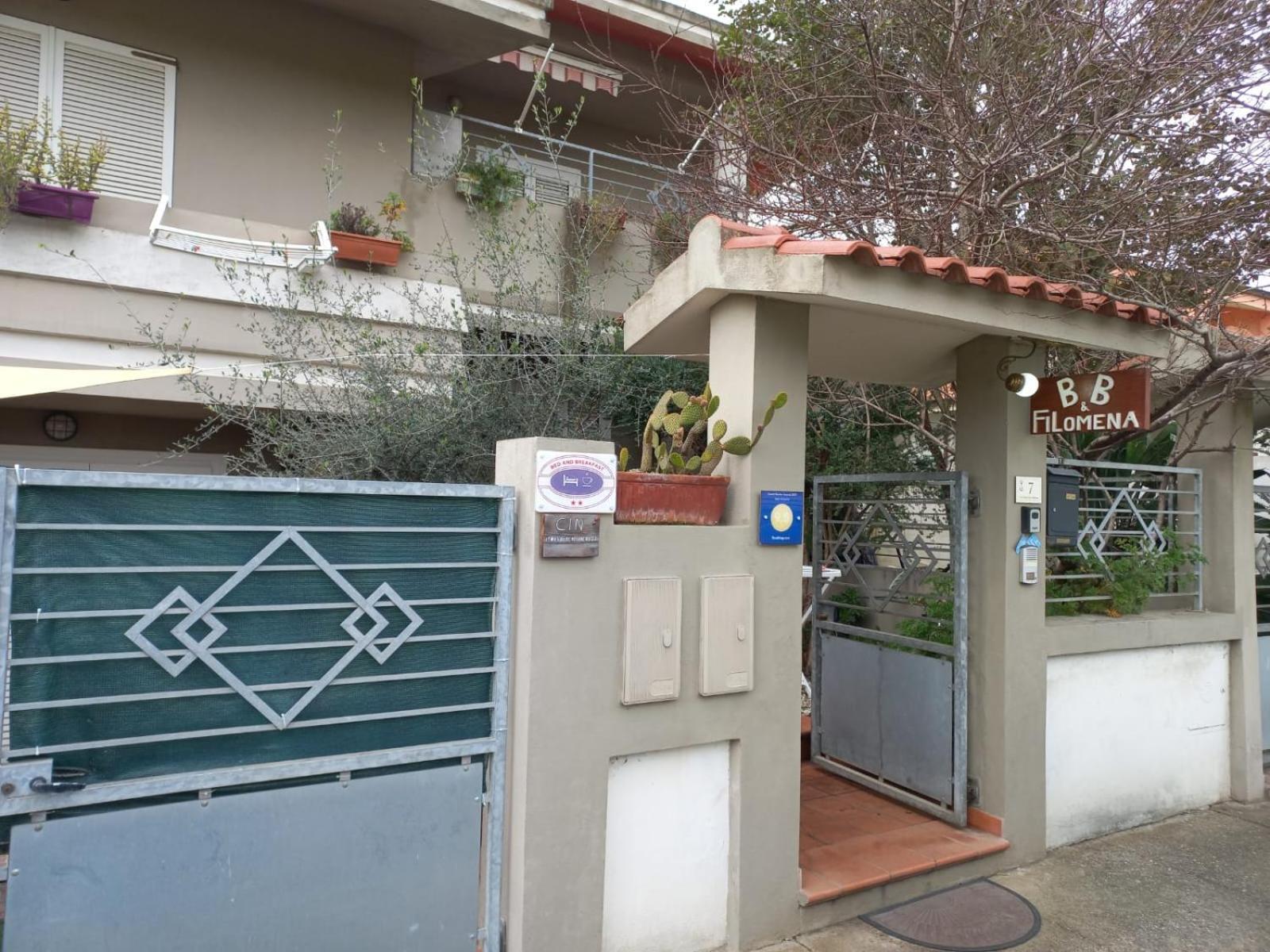 B&B Filomena Santa Giusta Exterior foto
